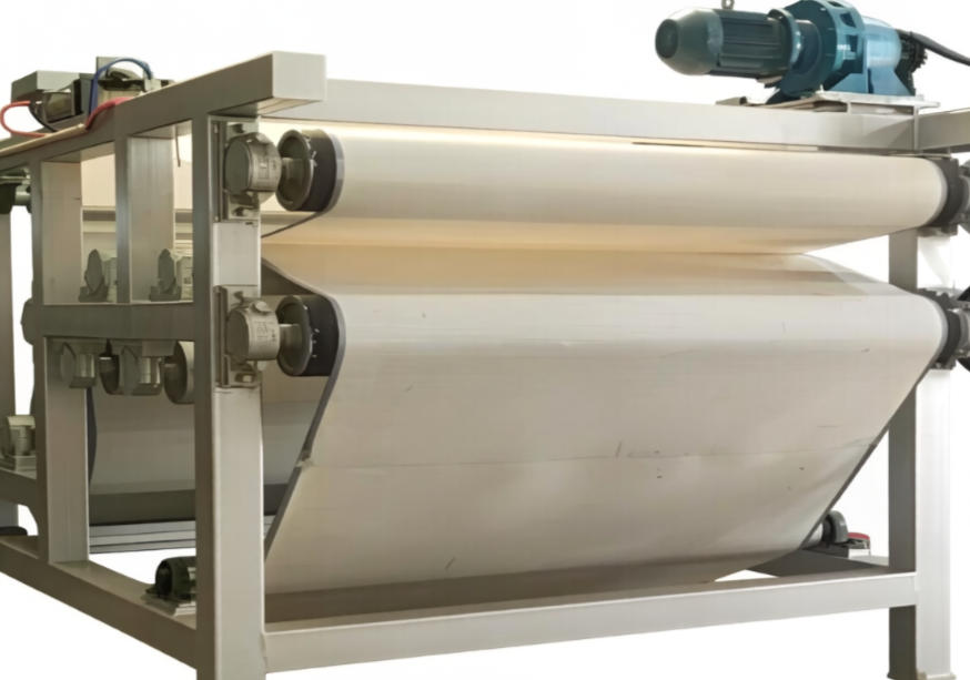 һ̨���͵Ĵ�ʽѹ�˻�ͨ���������¼����ṹ